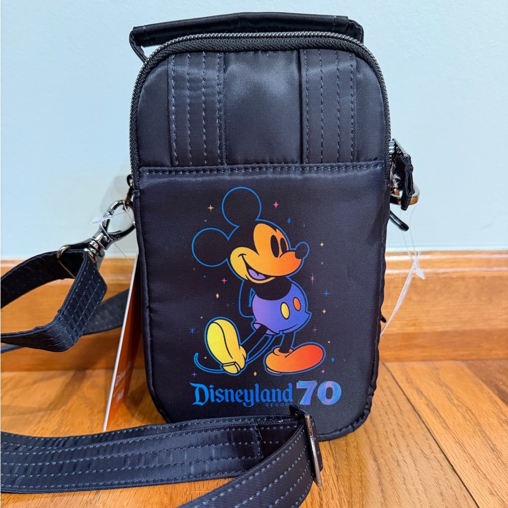 Disneyland 70th Lug Bag- NWT - Picture 2 of 2